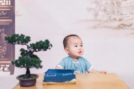 代怀包生男孩机构孕妇几个月有反应