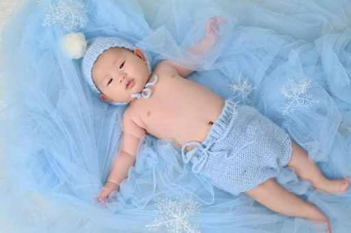 代怀包生男孩机构宝宝肛门发红